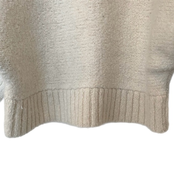 Aritzia BABATON Alpaca Ivory Crop Sweater 3/4 Batwing Sleeves Women's Size Small - Picture 3 of 8